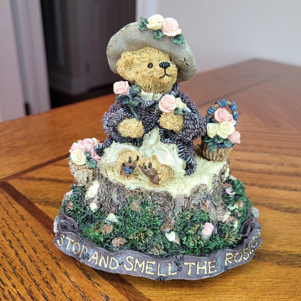 Boyds Bears Resin #2796SF Mrs.Tuttle "Stop & Smell The Roses" Music Box